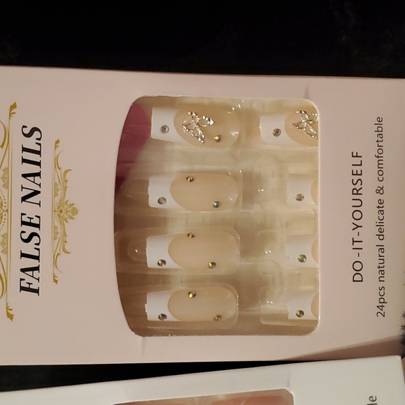 Press on Nails 5 Sets - Picture 4 of 6